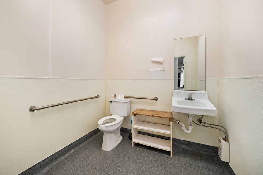 More Photos Of 2040-2300 El Camino Real, Atascadero Unknown For Lease