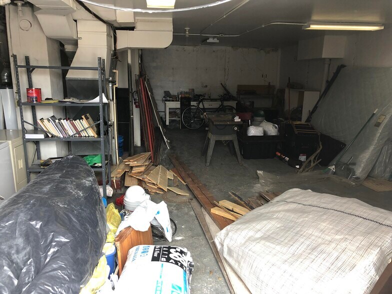 More Photos Of 2224 W 3rd St, Duluth Storefront Retail Office For Sale