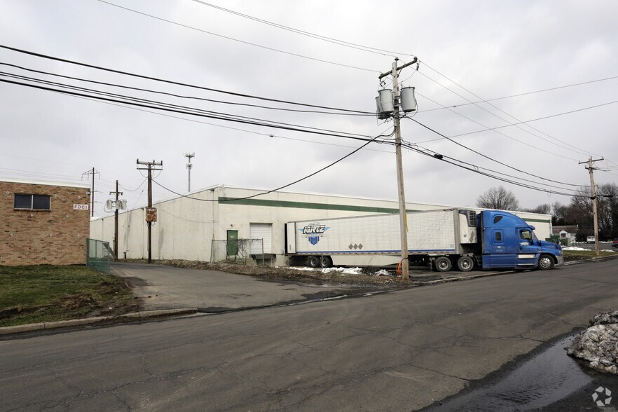 More Photos Of 1750 Woodhaven Dr, Bensalem Warehouse For Lease