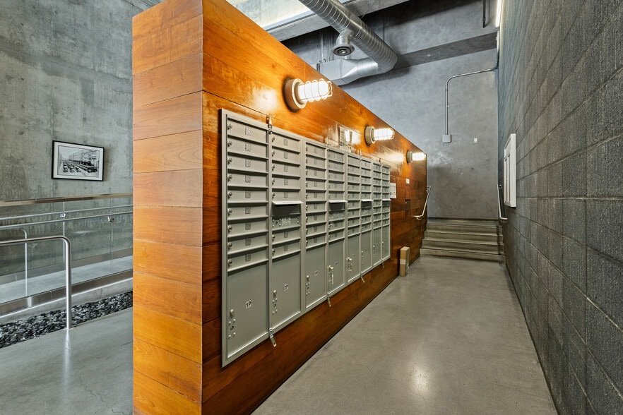 More Photos Of 500-530 Molino St, Los Angeles Office For Sale