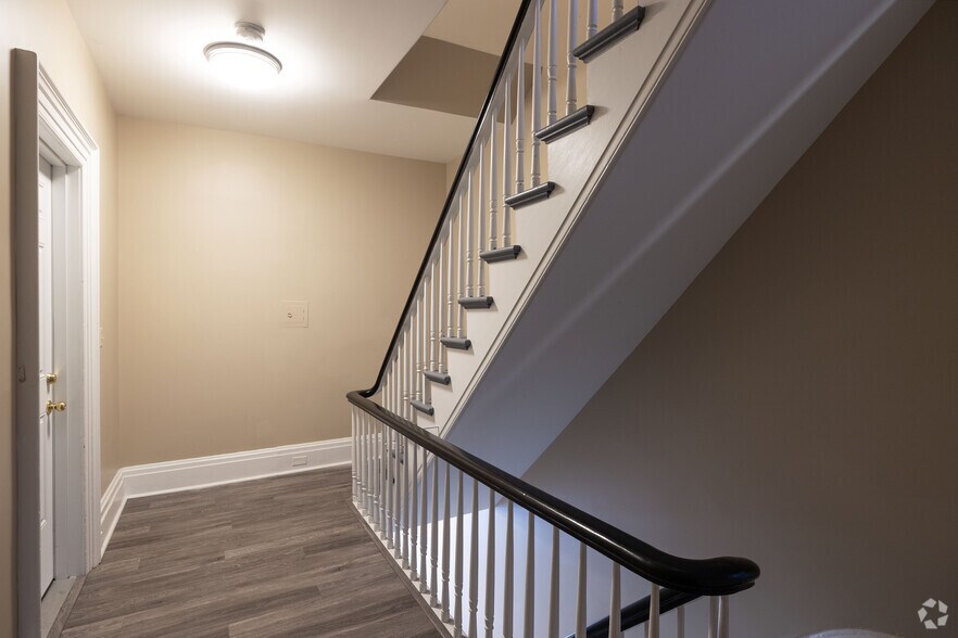 More Photos Of 458 Broadway, Kingston Storefront Retail Residential For Sale