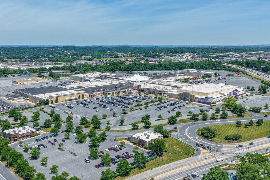 More Photos Of 142 Park City Ctr, Lancaster Unknown For Lease