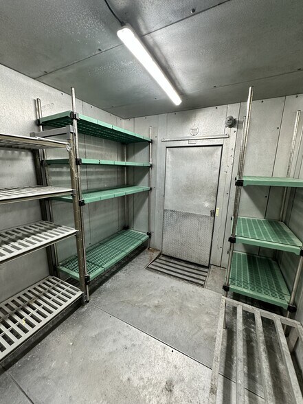 More Photos Of 850 Interstate 10 S, Beaumont Restaurant For Lease