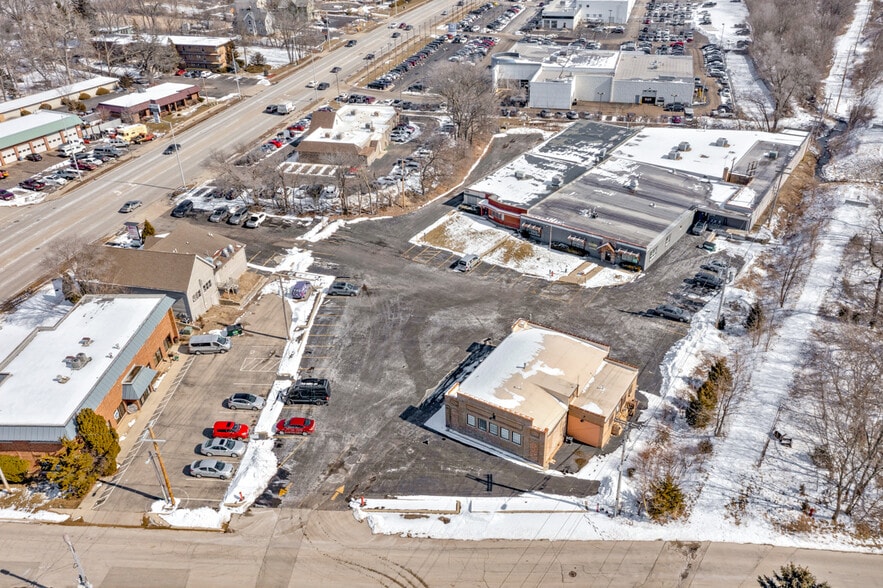 More Photos Of 1315 E Main St, St Charles Warehouse For Sale