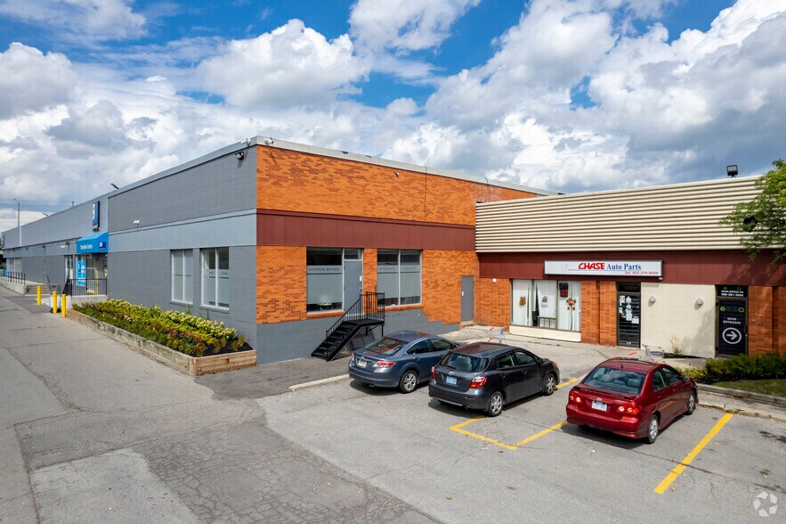 More Photos Of 1224 Dundas St E, Mississauga Freestanding For Lease