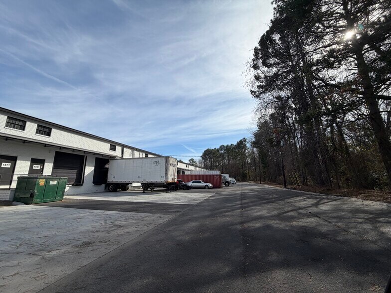 More Photos Of 1841-1859 Warren Pl, Norcross Warehouse For Lease