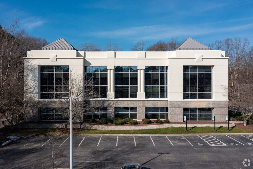 More Photos Of 2520 Meridian Pky, Durham Unknown For Lease