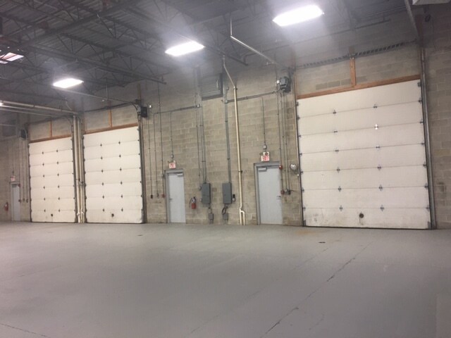 More Photos Of 545 Dakota St, Crystal Lake Industrial For Sale