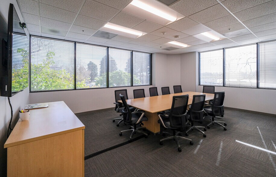 More Photos Of 5540 Ekwill St, Santa Barbara Flex For Sale