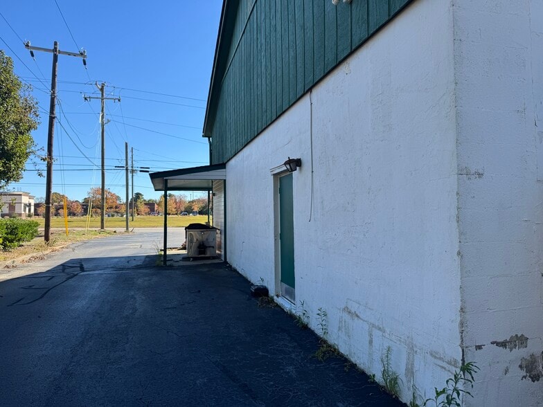 More Photos Of 1720 US Highway 1 S, Southern Pines Restaurant For Lease