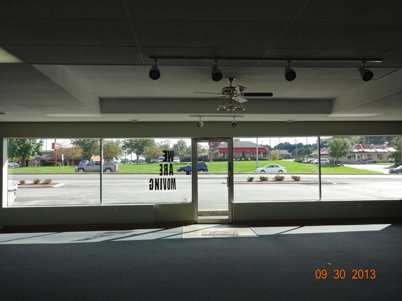 More Photos Of 821 SW Us-40 Hwy, Blue Springs Freestanding For Lease