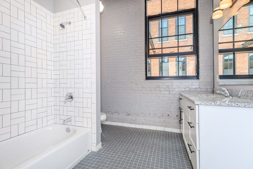 More Photos Of 811-827 Court St, Utica Apartments For Lease
