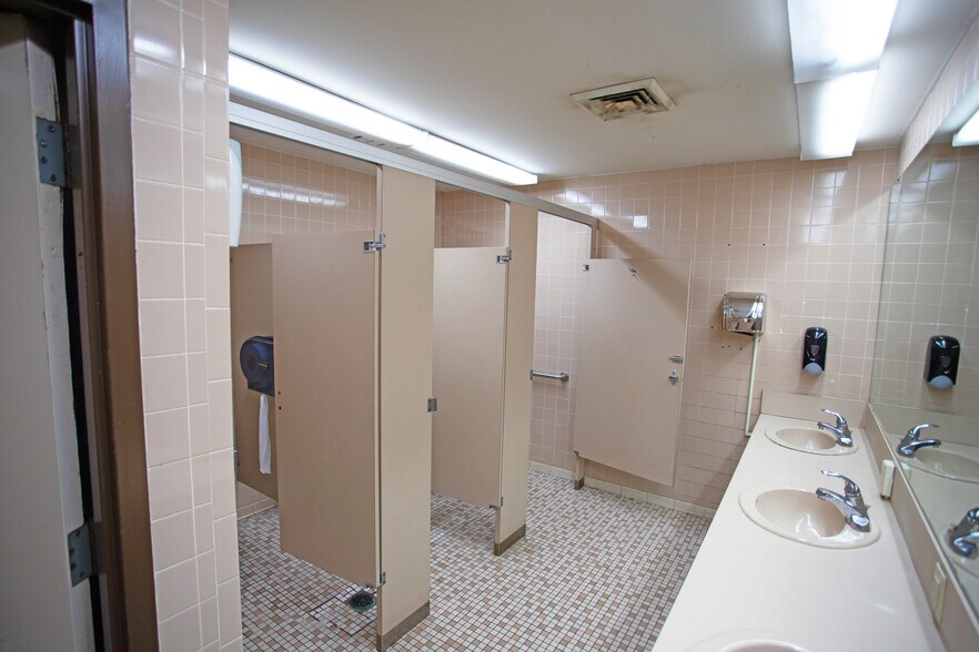 More Photos Of 1600 S Orlando Ave, Winter Park Religious Facility For Lease