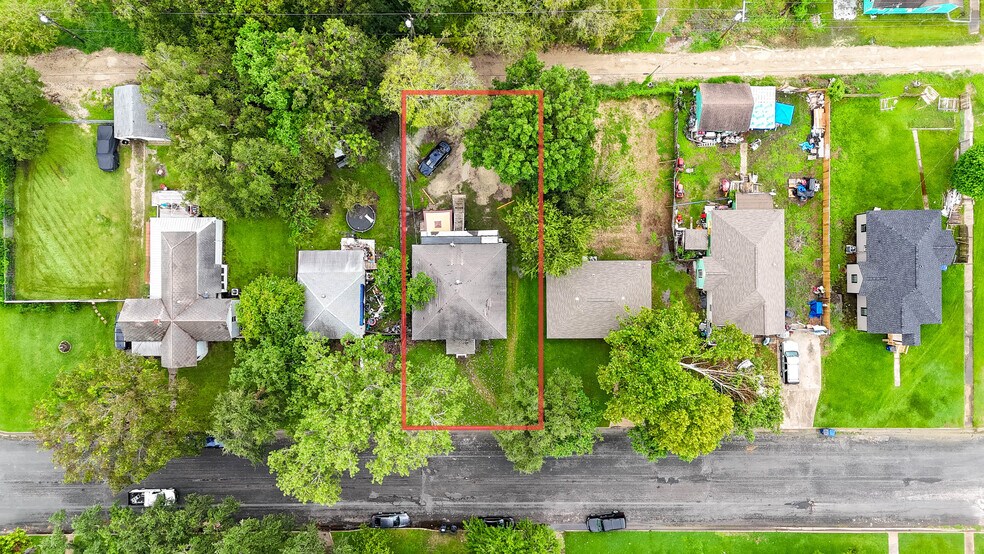 More Photos Of 315 8th Ave N, Texas City Multifamily For Sale