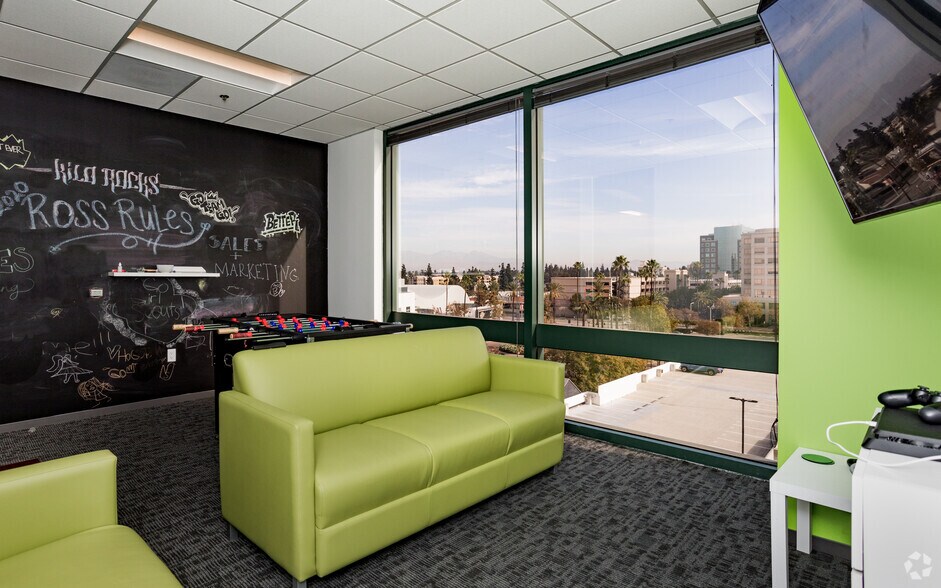 More Photos Of 222 S Harbor Blvd, Anaheim Office For Sale