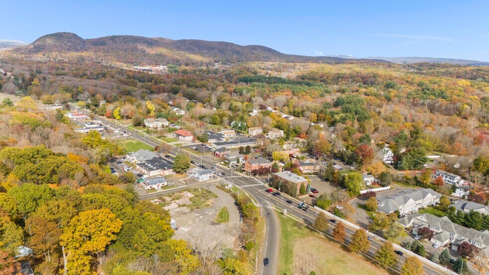 More Photos Of 2980 Whitney Ave, Hamden Storefront Retail Office For Lease