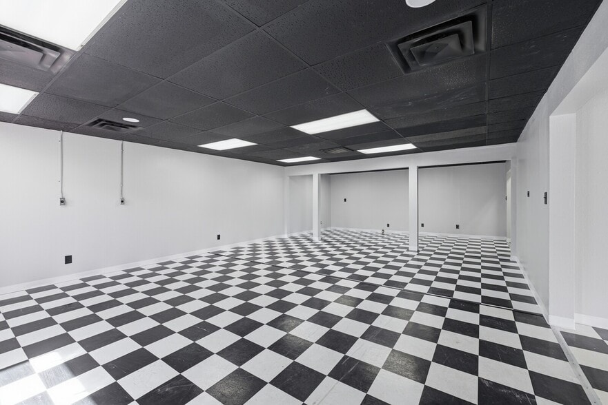 More Photos Of 201 S 4th St, Glenrock Storefront For Sale