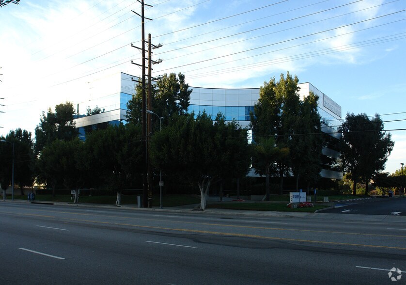 More Photos Of 1025 W 190th St, Gardena Office For Lease