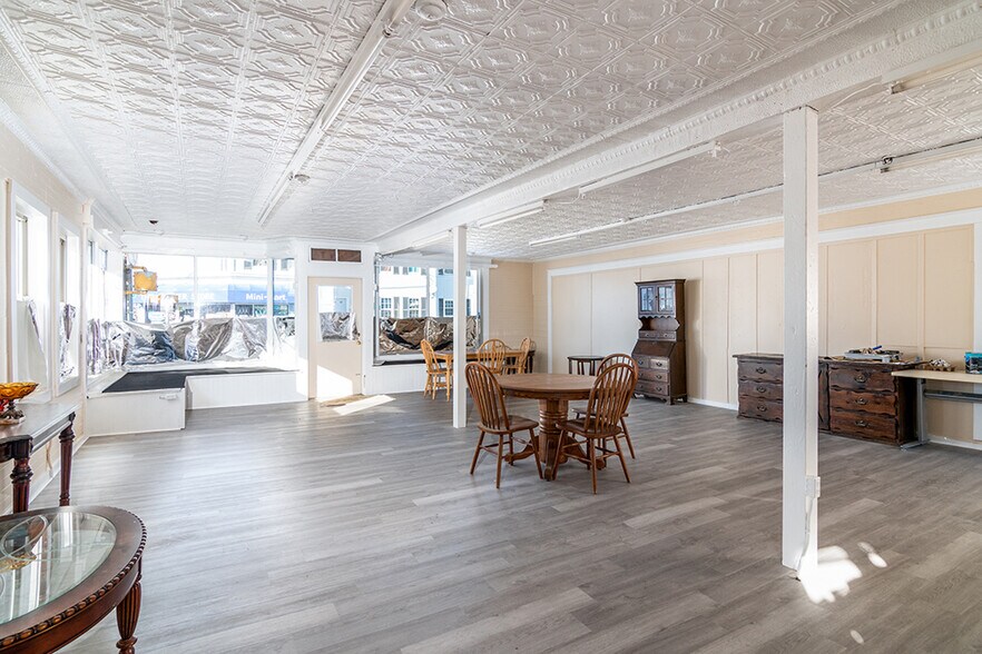 More Photos Of 388 Child St, Warren Freestanding For Sale