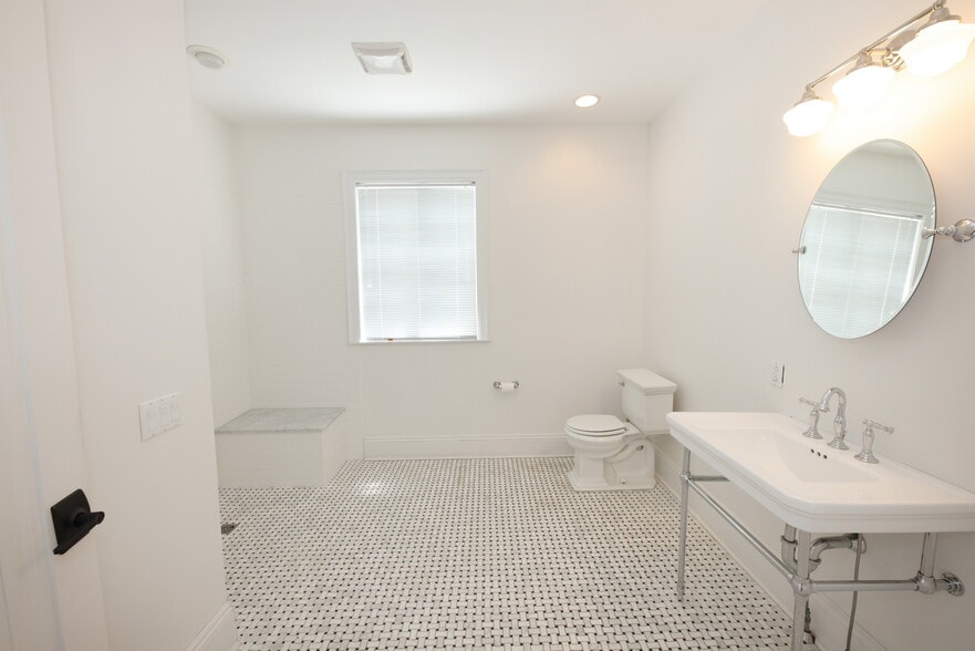 More Photos Of 12 Lotus Ave, Chester Specialty For Sale