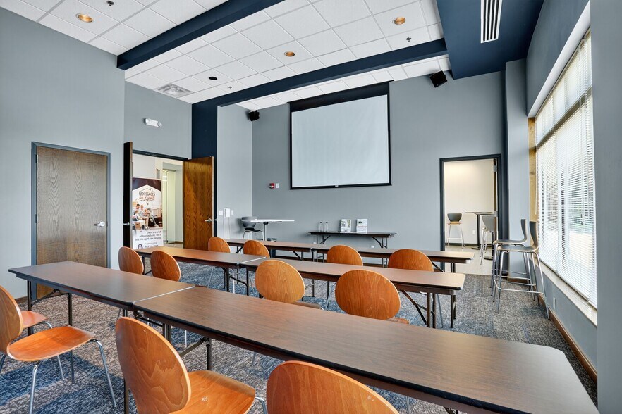 More Photos Of 11401 Ash St, Overland Park Medical For Sale