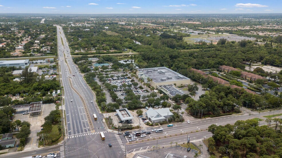 More Photos Of 4931 S Military Trl, Green Acres Bank For Lease