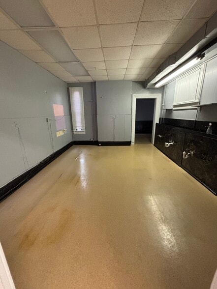 More Photos Of 10 E Marshall St, Richmond Storefront Retail Residential For Lease