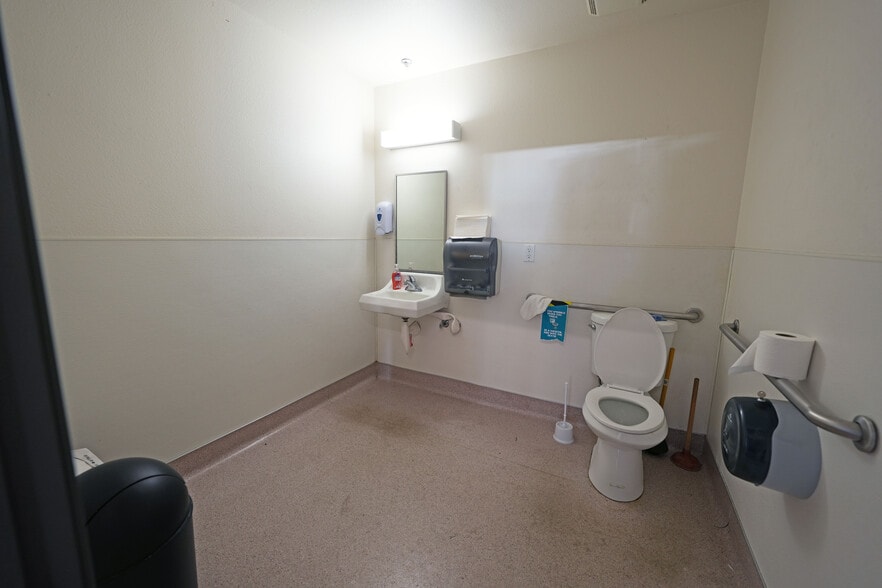 More Photos Of 974 Griffin St, Grover Beach Warehouse For Lease