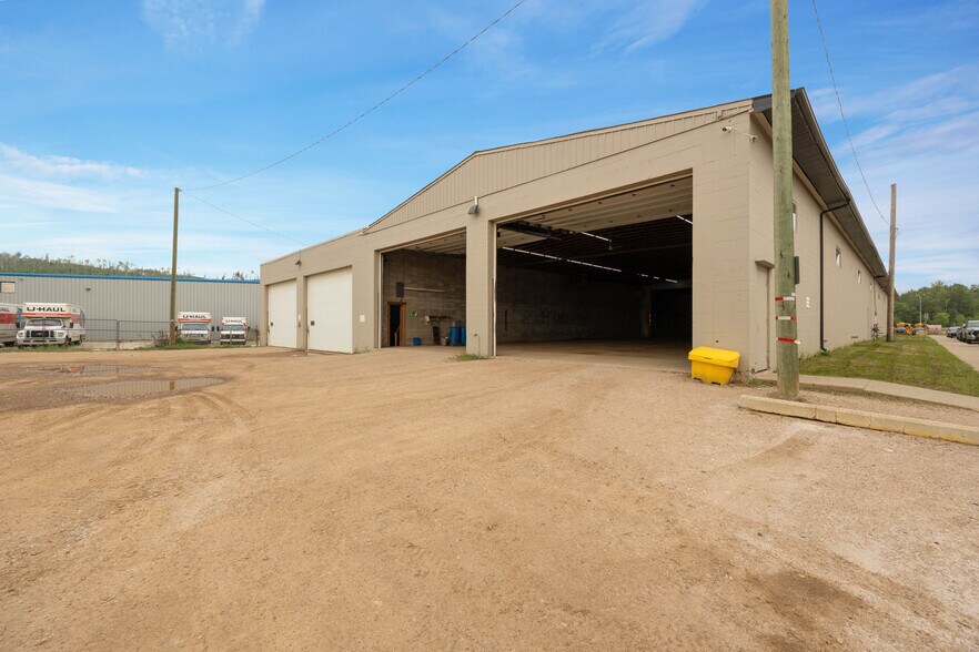 More Photos Of 8030 Golosky Av, Fort McMurray Truck Terminal For Lease