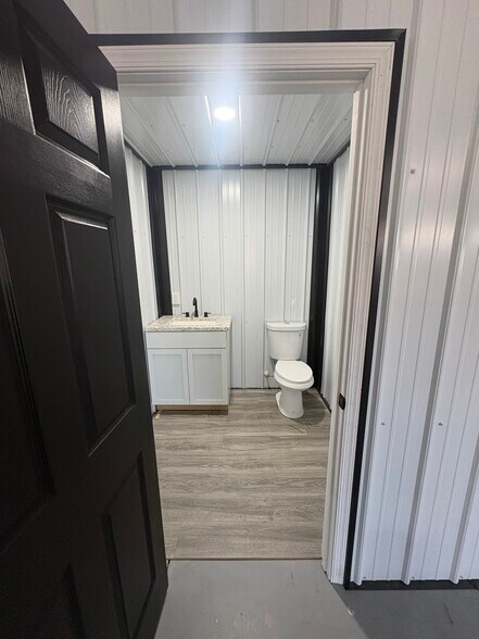 More Photos Of 266-272 W State St, Millsboro Freestanding For Lease