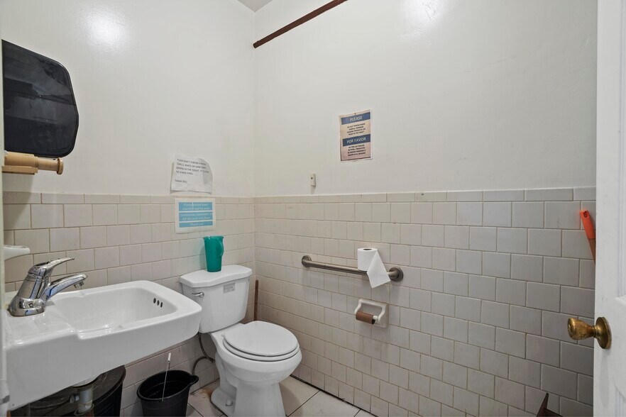 More Photos Of 1670 Putnam Ave, Ridgewood Apartments For Sale