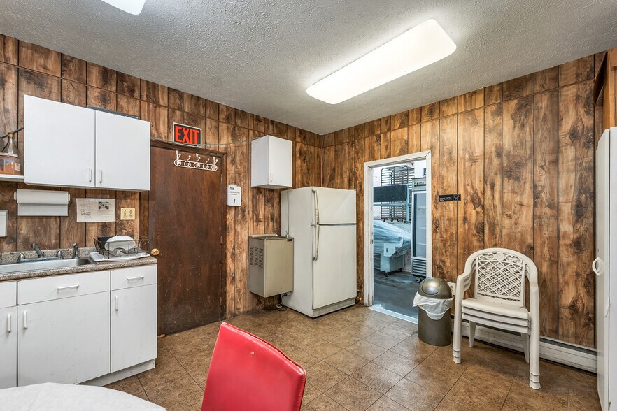 More Photos Of 22 Kendall Pond Rd, Derry Food Processing For Sale