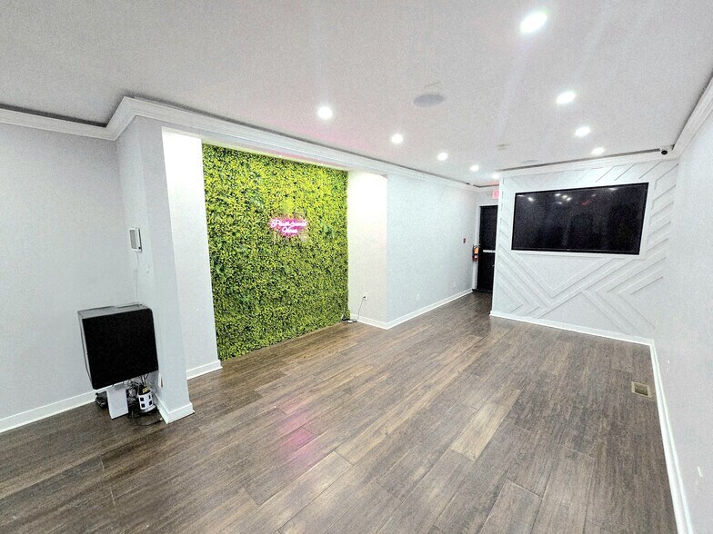 More Photos Of 4087 1/2 Lancaster Ave, Philadelphia Storefront Retail Residential For Lease