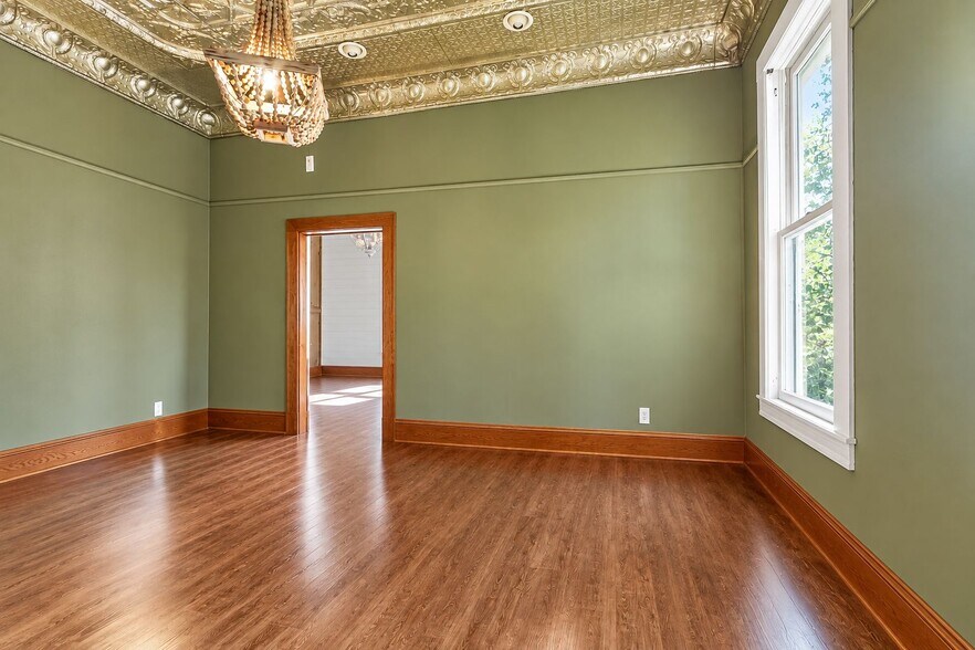 More Photos Of 2625 University Blvd, Tuscaloosa Office Residential For Sale