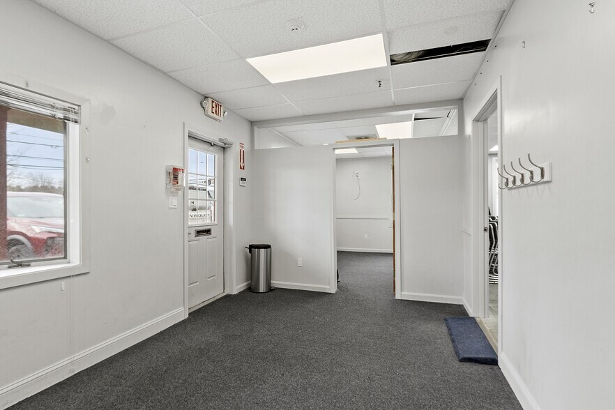 More Photos Of 200 Walnut St, Saugus Storefront Retail Office For Sale