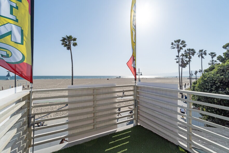 More Photos Of 523 Ocean Front Walk, Venice Storefront Retail Office For Lease