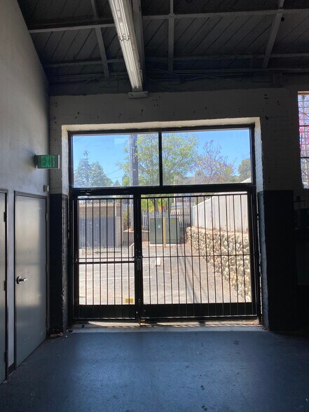 More Photos Of 847 E Main St, Santa Paula Storefront For Sale