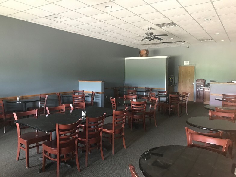 More Photos Of 12015-12033 Antioch Rd, Trevor Freestanding For Lease