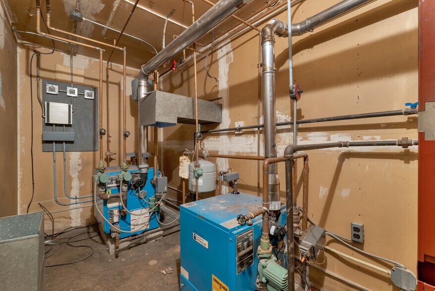 More Photos Of 55 Maynesboro St, Berlin Industrial For Sale