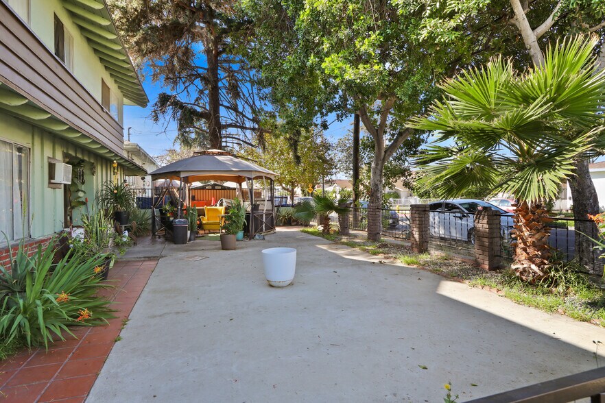 More Photos Of 6048 King Ave, Maywood Apartments For Sale