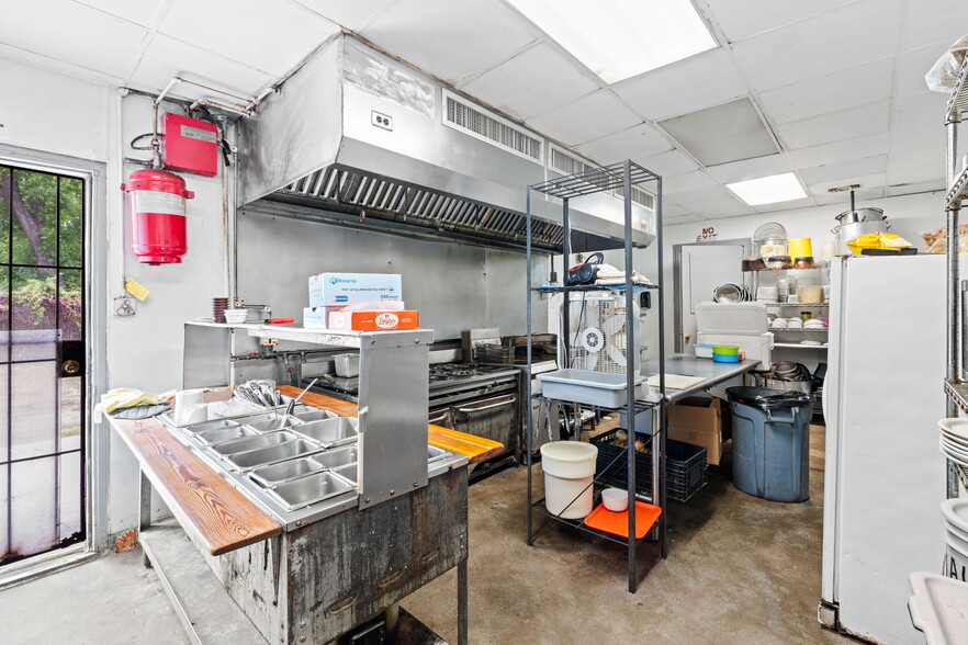 More Photos Of 1103 Pleasanton Rd, San Antonio Storefront Retail Residential For Sale