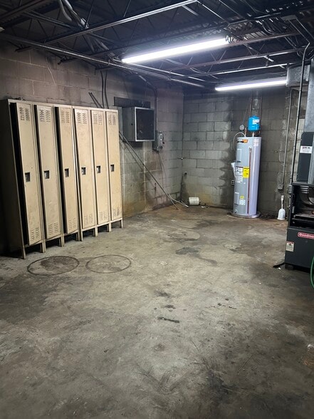More Photos Of 2500 Spring Grove Ave, Cincinnati Warehouse For Sale