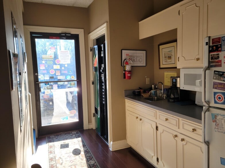 More Photos Of 110 E Arlington Blvd, Greenville Office For Sale