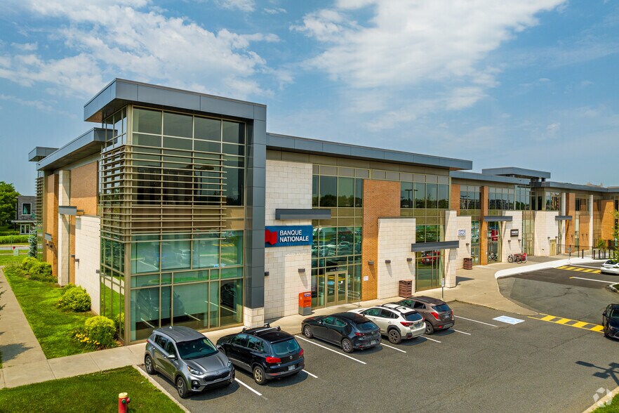 More Photos Of 500 Rue D'avaugour, Boucherville Storefront Retail Office For Lease