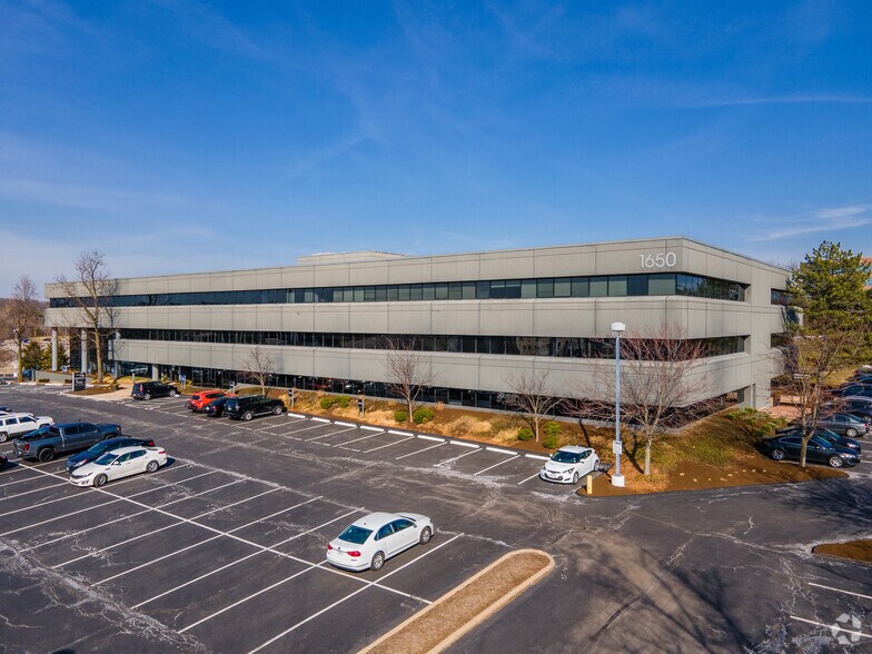 More Photos Of 1610 Des Peres Rd, Des Peres Unknown For Lease