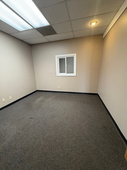 More Photos Of 645 W Highway 50, O'Fallon Storefront Retail Office For Lease