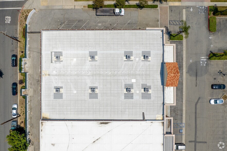 More Photos Of 422 S Azusa Ave, Azusa Unknown For Lease