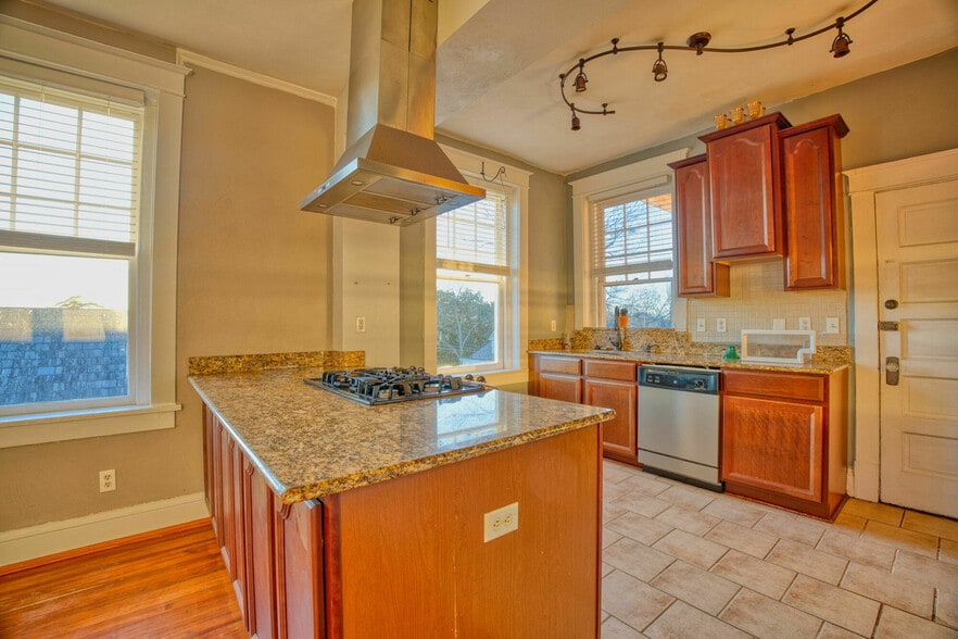 More Photos Of 230 E 40th St, Norfolk Apartments For Sale