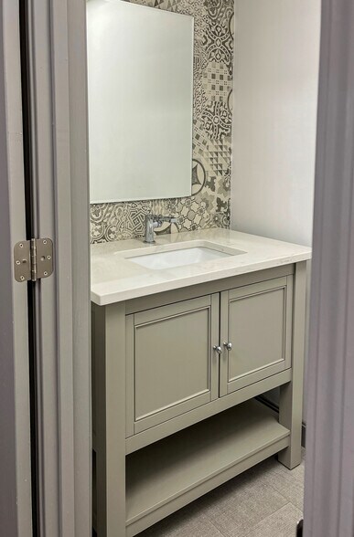 More Photos Of 6 W Mill St, Medfield Office For Lease