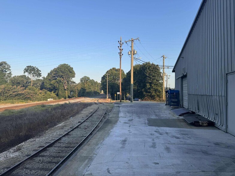 More Photos Of 255 Franklin St, Spartanburg Warehouse For Lease